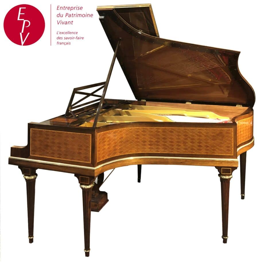 piano Pleyel 3 reduit pieds louis XVI marquete