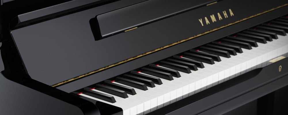 La gamme complète des pianos droits Yamaha
