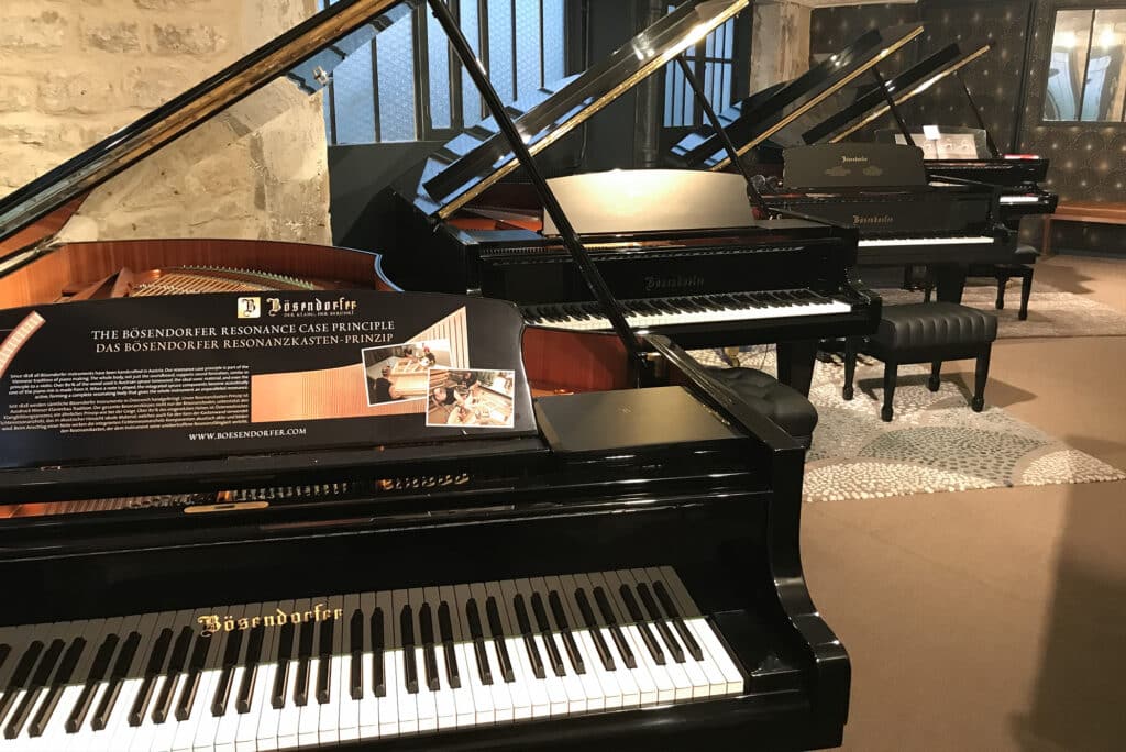 showroom des pianos à queue nebout & hamm à paris
